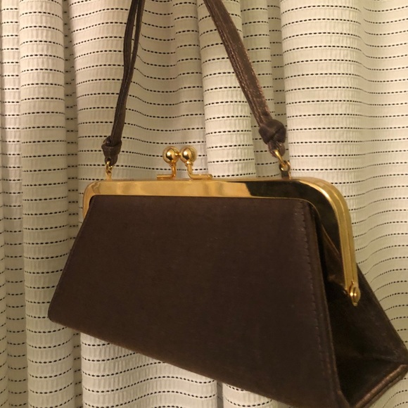 small green bag with clasp - Picture 3 of 3